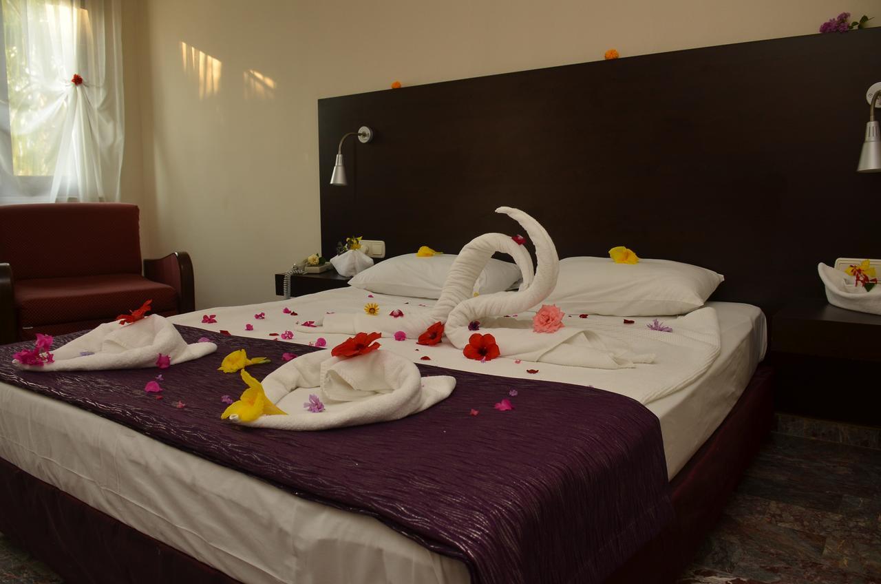 Club Akman Beach Camyuva Ngoại thất bức ảnh